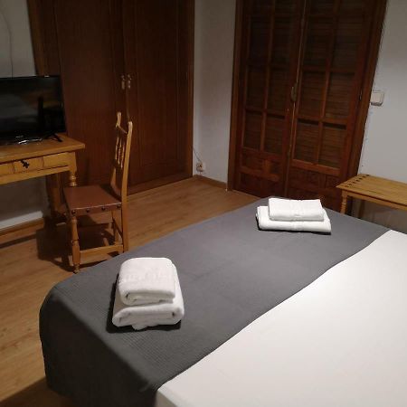 Hostal Becerril Becerril de la Sierra Eksteriør bilde