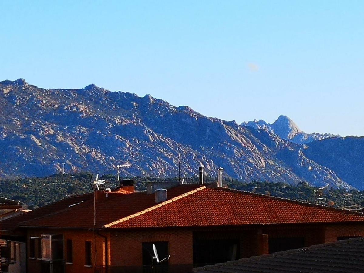 Hostal Becerril Becerril de la Sierra Eksteriør bilde